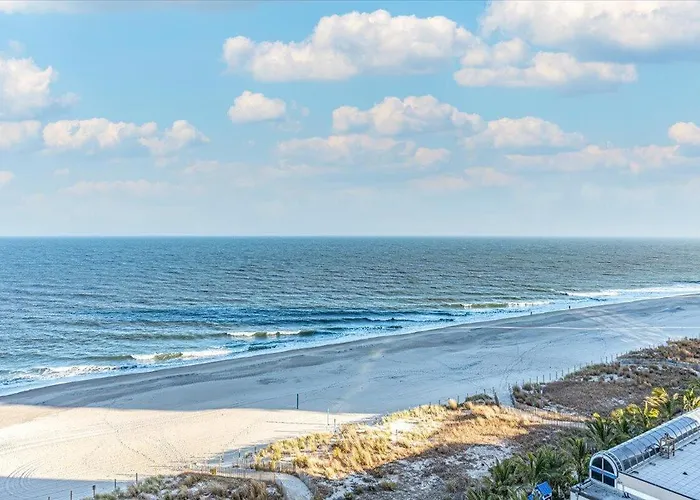Ferienhaus Beautiful Views From 2 Bedroom Atlantis With Outdoor Pool!